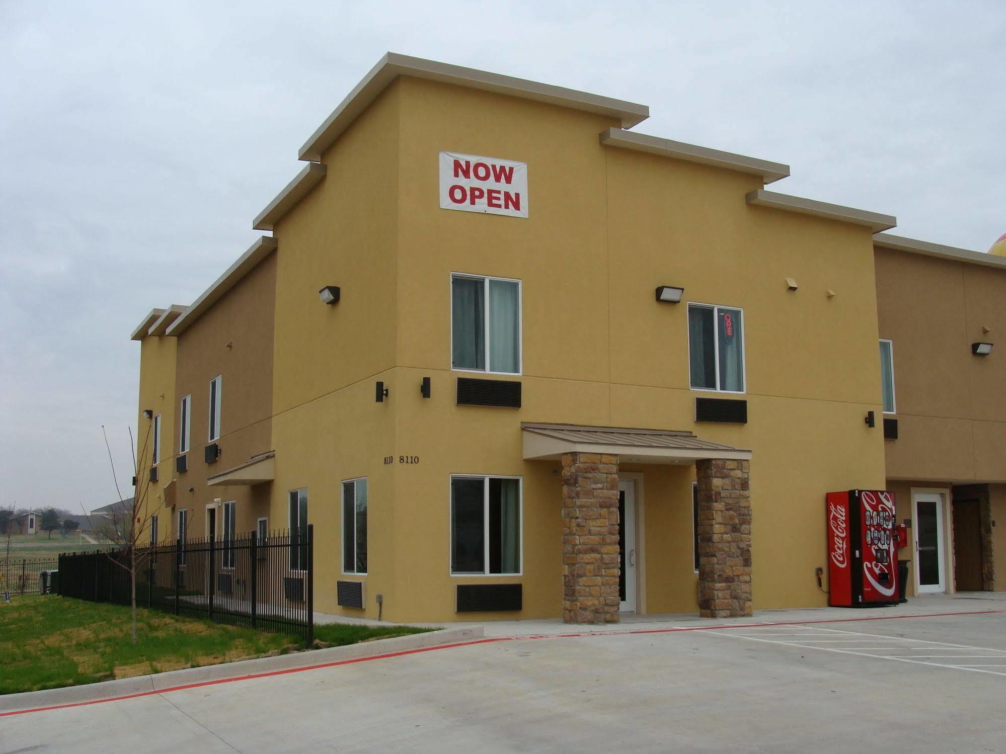 West Worth Inn & Suites White Settlement Exterior photo