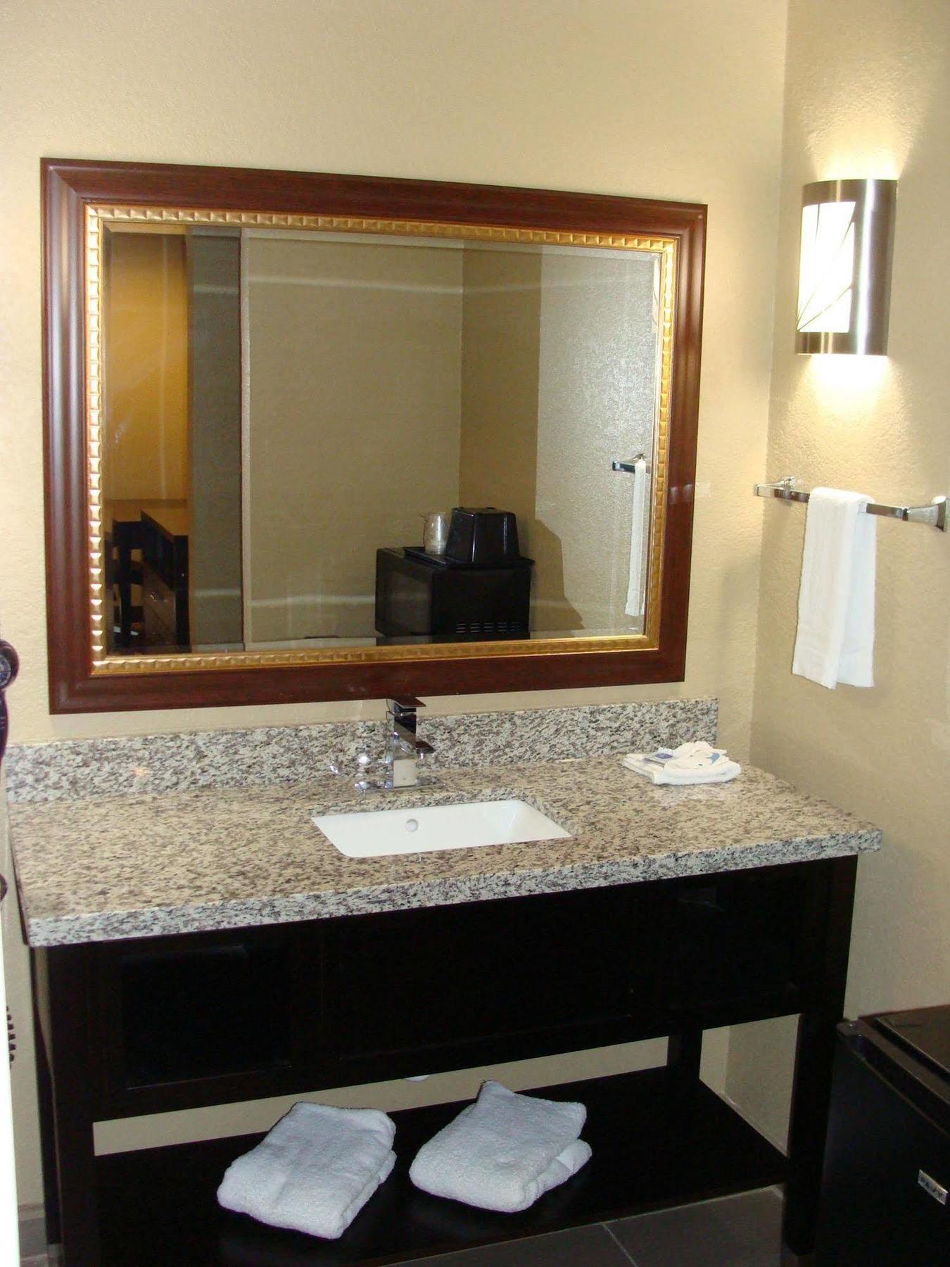 West Worth Inn & Suites White Settlement Exterior photo